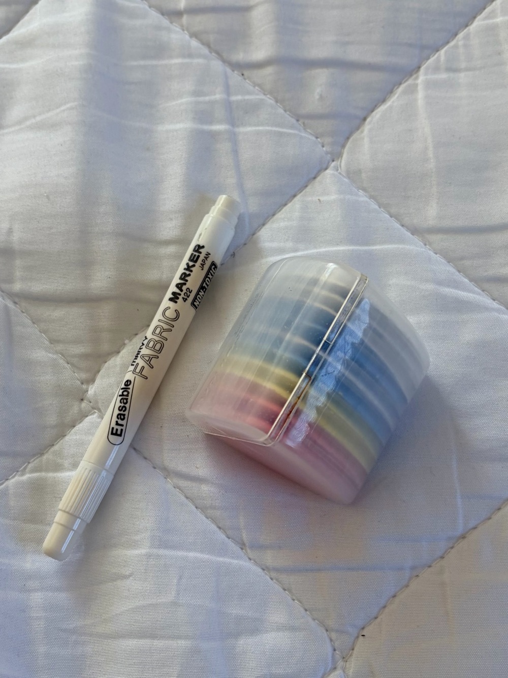 Erasable Fabric Marker Pen with Colorful Stitch Markers Craft Sewing